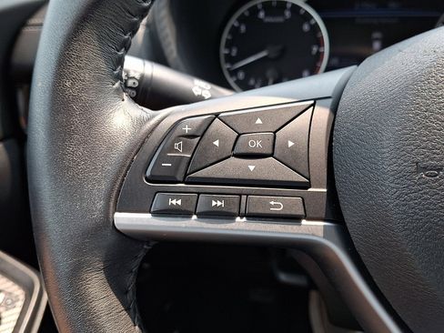 Used 2020 Nissan Sentra SV FWD image 22