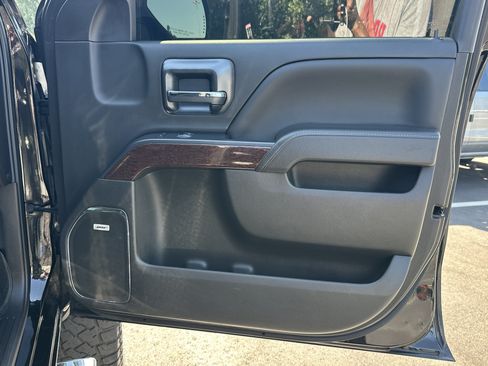 Used 2018 GMC Sierra 1500 SLT AWD/4WD image 18