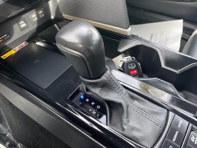 Used 2025 Toyota Camry SE FWD image 15
