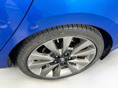 Used 2018 Hyundai Elantra GT Sport w/ Sport Tech Package 04 image 32