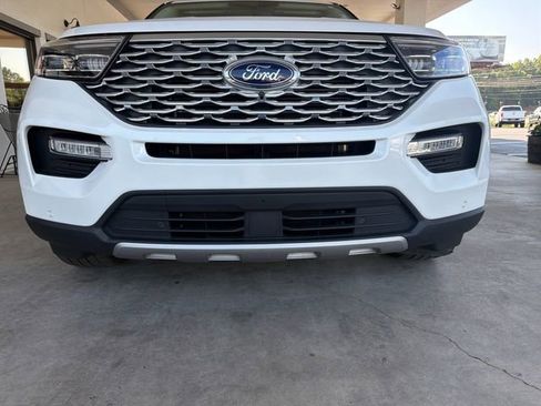 Used 2022 Ford Explorer Platinum w/ Equipment Group 601A AWD/4WD image 25
