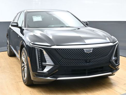 Used 2024 Cadillac Lyriq Luxury AWD/4WD image 4