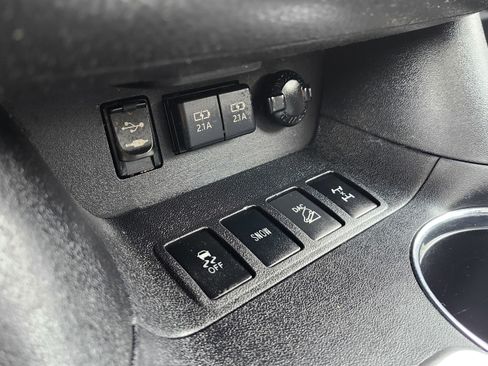 Used 2019 Toyota Highlander SE image 33