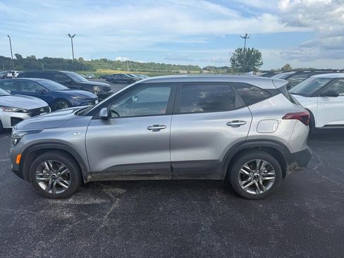 Used 2022 Kia Seltos LX AWD/4WD image 4
