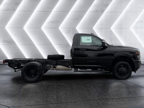 New 2026 RAM 3500 Tradesman image 23
