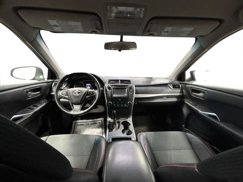 Used 2017 Toyota Camry SE image 17