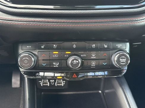 Used 2023 Dodge Durango GT AWD/4WD image 37
