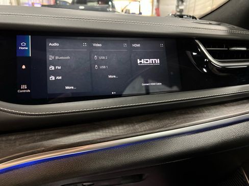 Used 2023 Jeep Grand Cherokee Overland w/ Advanced Protech Group III image 25