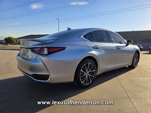 Certified 2023 Lexus ES 300h w/ Premium Package image 7