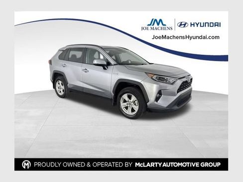 Used 2020 Toyota RAV4 XLE w/ Convenience Package AWD/4WD image 1
