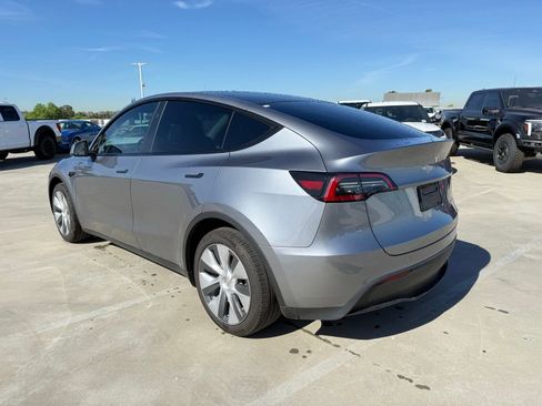 Used 2024 Tesla Model Y Long Range image 2