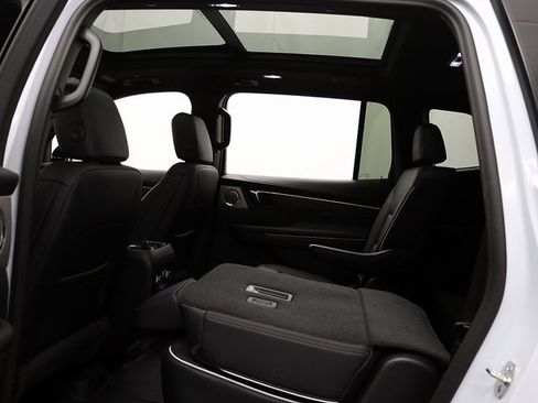 New 2026 Buick Enclave Avenir w/ Super Cruise Package image 13