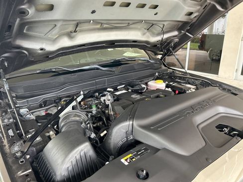 Used 2023 RAM 2500 Limited AWD/4WD image 13