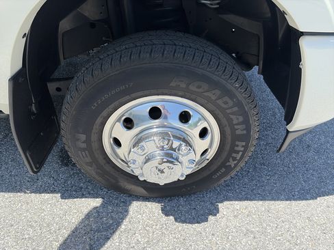 Used 2023 RAM 3500 Limited AWD/4WD image 16