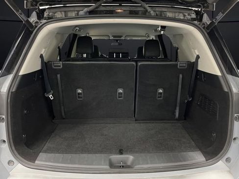 Used 2022 Nissan Pathfinder SL image 14