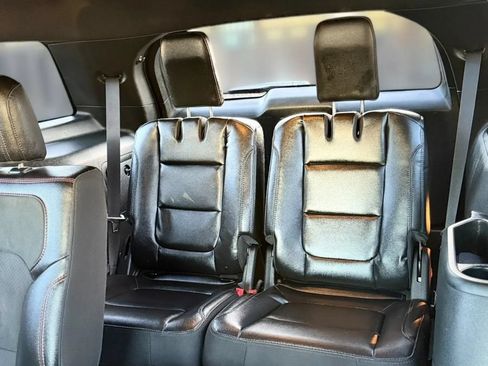 Used 2019 Ford Explorer XLT w/ Equipment Group 202A FWD image 14