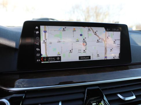 Used 2018 BMW 530i xDrive w/ Premium Package image 22