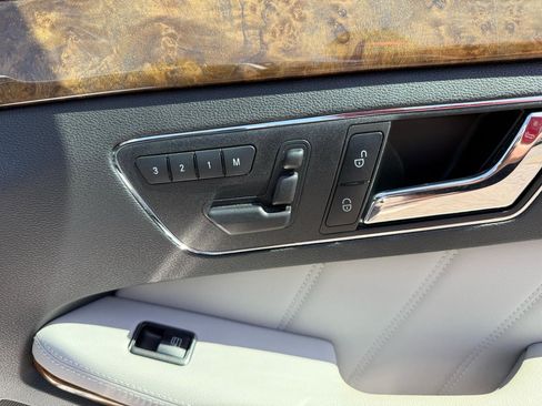 Used 2011 Mercedes-Benz E 350 Sedan image 26