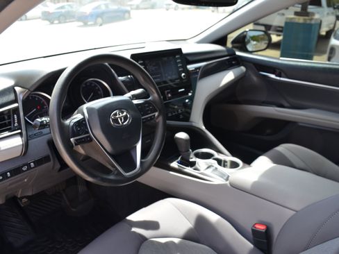 Used 2022 Toyota Camry LE w/ Convenience Package FWD image 14