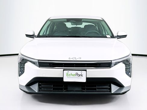 Used 2025 Kia K4 LXS image 2