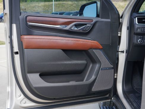 Used 2023 GMC Yukon Denali Ultimate AWD/4WD image 19