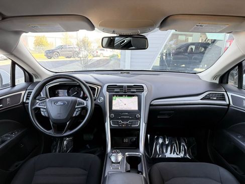 Used 2019 Ford Fusion SE image 21