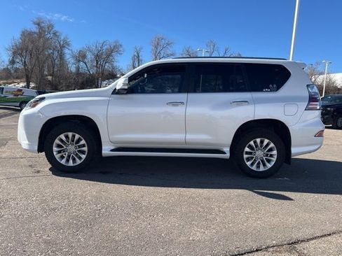 Used 2021 Lexus GX 460 Premium w/ Premium Package image 2