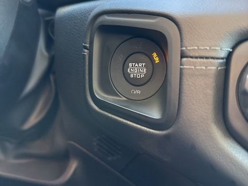 Used 2025 Jeep Gladiator Mojave w/ Convenience Group image 14