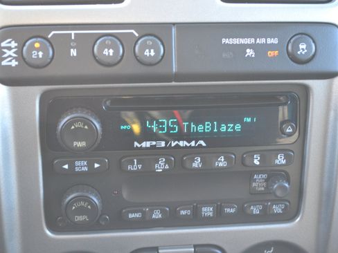 Used 2011 Chevrolet Colorado LT image 18