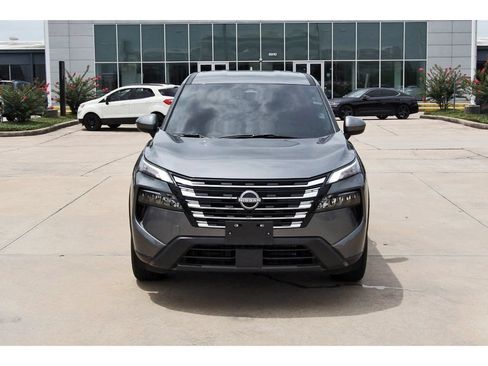 Used 2025 Nissan Rogue SV FWD image 8