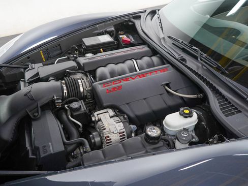 Used 2009 Chevrolet Corvette Convertible w/ Preferred Equipment Group RWD image 25