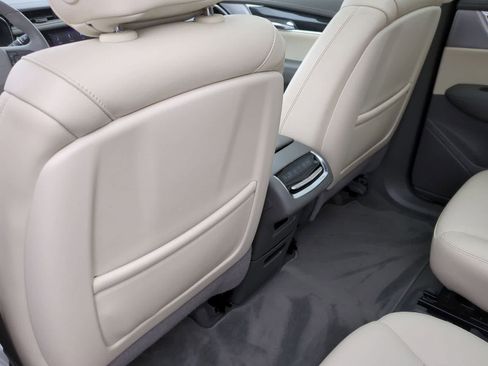 Used 2022 Cadillac XT6 Premium Luxury image 18