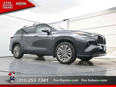 Used 2024 Toyota Highlander Platinum AWD/4WD image 24