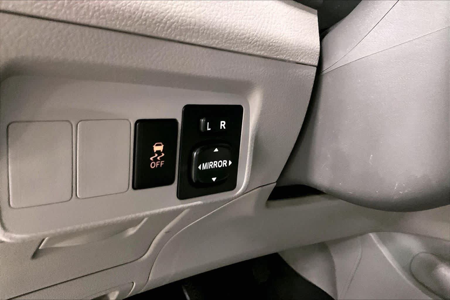 Used 2010 Toyota Corolla LE FWD image 32