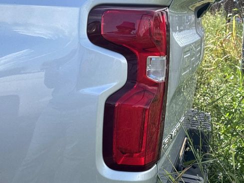 Used 2022 Chevrolet Silverado 1500 Custom Trail Boss w/ Safety Confidence Package AWD/4WD image 12