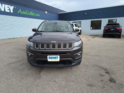Used 2017 Jeep Compass Latitude w/ Cold Weather Group image 8