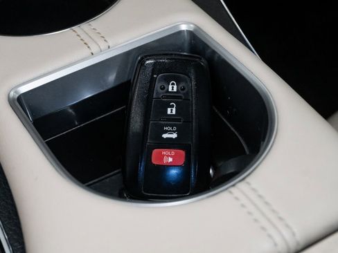 Used 2020 Toyota Avalon Limited w/ Advanced Safety Package FWD image 28