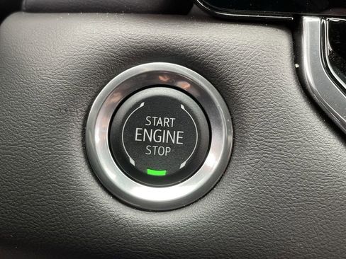 Used 2024 GMC Canyon Elevation w/ Convenience Package image 17