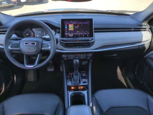 Used 2024 Jeep Compass Latitude image 19