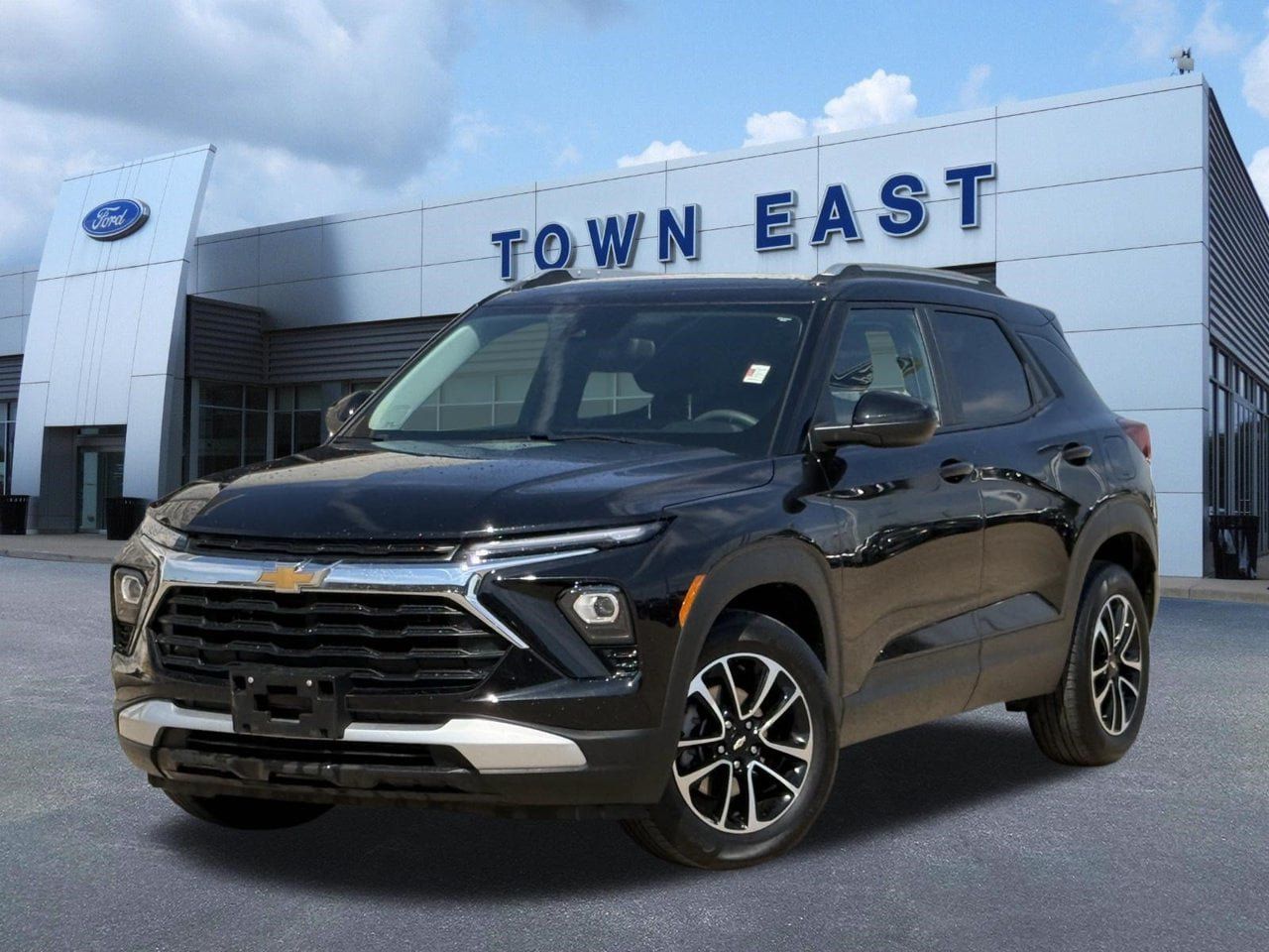 Used 2026 Chevrolet TrailBlazer LT w/ Driver Confidence Package FWD image 1