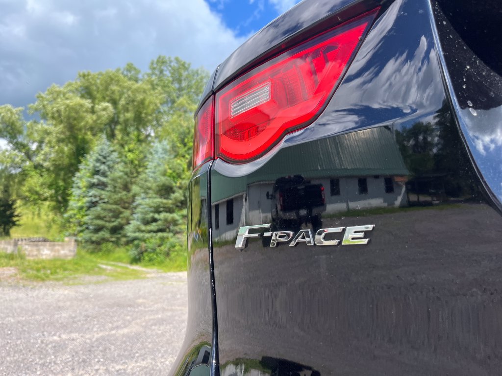 Used 2018 Jaguar F-PACE S AWD/4WD image 43