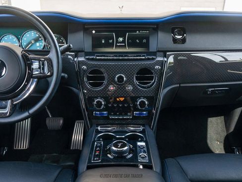 Used 2020 Rolls-Royce Cullinan Black Badge image 71