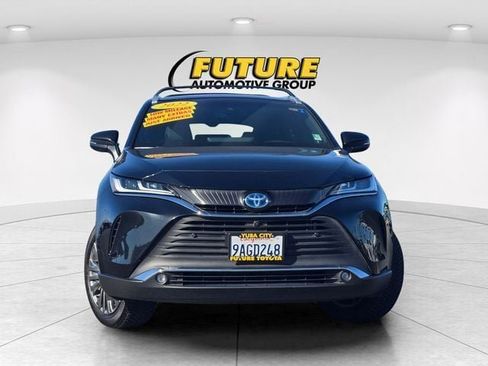 Certified 2022 Toyota Venza Limited image 2