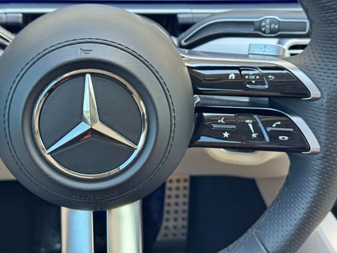 Used 2024 Mercedes-Benz GLS 580 4MATIC image 23