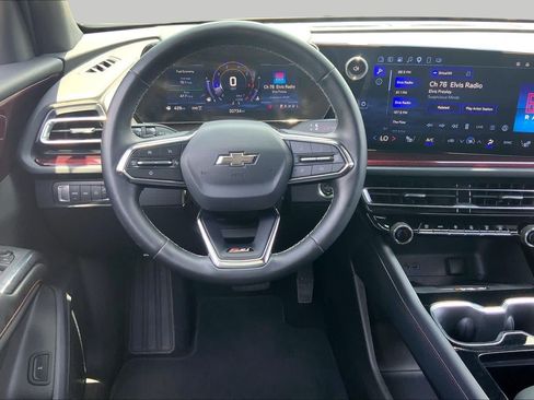 Used 2025 Chevrolet Traverse Z71 AWD/4WD image 6