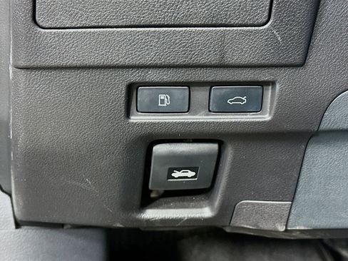 Used 2025 Lexus ES 300h w/ Premium Package image 10