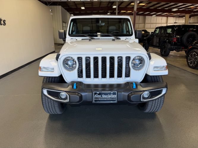 Used 2023 Jeep Wrangler Unlimited Sahara w/ Cold Weather Group AWD/4WD image 8