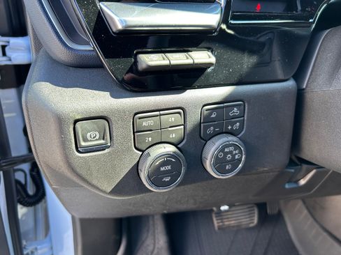 Used 2026 Chevrolet Silverado 3500 High Country w/ Technology Package image 21