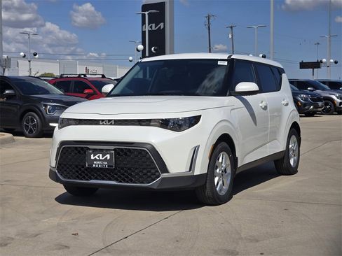 New 2025 Kia Soul S image 2