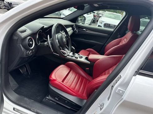 Used 2023 Alfa Romeo Stelvio Veloce AWD/4WD image 27